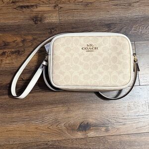 Coach Beige Crossbody Bag. Jaime camera bag. Signature canvas CZ186 new with tag
